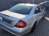 Gebraucht Mercedes E220 Elegance 170 PS (125 kW) 2006 Silber Limousine