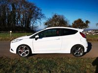 Gebraucht Ford Fiesta ST 182 PS (133 kW) 2013 Weiß Kleinwagen