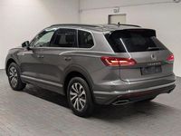 Gebraucht VW Touareg Elegance 231 PS (169 kW) 2020 Siliziumgraumet. SUV
