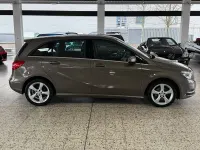 Gebraucht Mercedes B200 Sport 156 PS (114 kW) 2012 Grau Kleinwagen