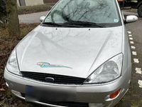 gebraucht Ford Focus Kombi silber 74 KW Bj 06/2000 120.000 km unikat