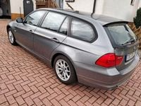 Gebraucht BMW 318 143 PS (105 kW) 2010 Grau Kombi