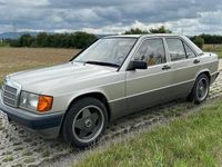 Gebraucht Mercedes 190 109 PS (80 kW) 1992 Gold Limousine