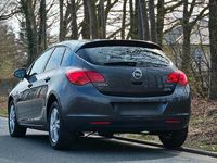 Gebraucht Opel Astra 100 PS (73 kW) 2011 Andere farben Kleinwagen