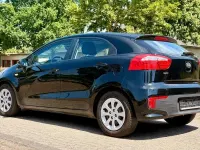 Gebraucht Kia Rio 84 PS (61 kW) 2015 Schwarz Limousine
