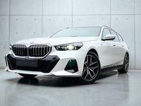 Gebraucht BMW 520 M Sport 197 PS (144 kW) 2024 Weiß Kombi