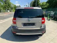 Gebraucht Skoda Yeti 140 PS (102 kW) 2011 Grau SUV