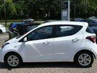 Gebraucht Hyundai i10 Trend 67 PS (49 kW) 2018 Weiß Kleinwagen