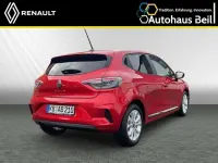 Begagnad Renault Clio V Evolution 91 HK (66 kW) 2024 Röd Sedan