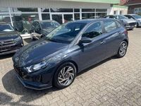 Neu Hyundai i20 101 PS (74 kW) 2025 Grau Kleinwagen