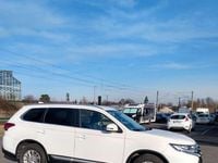 Używany Mitsubishi Outlander Edition 150 KM (110 kW) 2017 Biały SUV