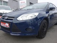 Gebraucht Ford Focus Ambiente 101 PS (74 kW) 2013 Blau Kombi