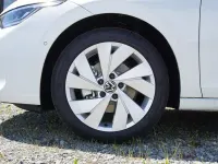 Nowe VW Golf VIII 150 KM (110 kW) 2026 Biały Sedan/Limuzyna