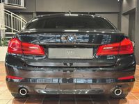 Gebraucht BMW 520 Performance 190 PS (139 kW) 2020 Blacksapphire metallic Limousine