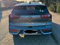 Gebraucht Kia Niro Spirit 141 PS (103 kW) 2017 Grau SUV