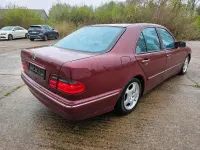 Gebraucht Mercedes E270 Avantgarde 170 PS (125 kW) 2001 Andere farben Limousine