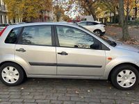 Gebraucht Ford Fiesta 60 PS (44 kW) 2006 Silber Kleinwagen
