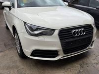 Gebraucht Audi A1 86 PS (63 kW) 2010 Weiß Kleinwagen
