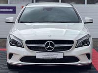 Gebraucht Mercedes CLA220 177 PS (130 kW) 2017 Calcitweiss/zirrusweiss Limousine