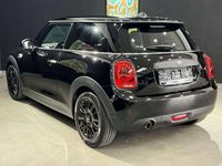 Gebraucht Mini ONE 102 PS (75 kW) 2019 Midnight black metallic Kleinwagen