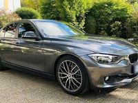 Gebraucht BMW 320 184 PS (135 kW) 2013 Grau Limousine