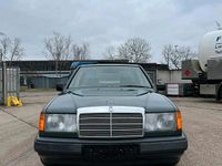Gebraucht Mercedes E230 132 PS (97 kW) 1988 Grün Limousine