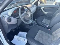 Gebraucht Dacia Sandero Basis 75 PS (55 kW) 2010 Weiß Kleinwagen