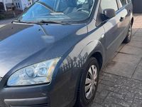 Gebraucht Ford Focus 109 PS (80 kW) 2005 Grau Kombi