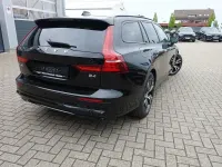 Gebraucht Volvo V60 Plus 197 PS (144 kW) 2025 Onyx black Kombi