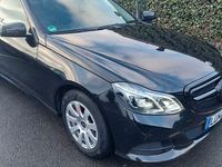 Gebraucht Mercedes E220 Elegance 170 PS (125 kW) 2013 Schwarz Limousine