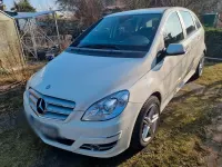 Gebraucht Mercedes B180 116 PS (85 kW) 2011 Weiß Van / Kleinbus