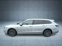 Gebraucht VW Passat Elegance 204 PS (150 kW) 2025 Oyster silver metallic Kombi