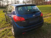 Gebraucht Kia Venga 90 PS (66 kW) 2010 Blau Kleinwagen