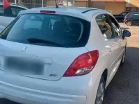Gebraucht Peugeot 207 95 PS (69 kW) 2011 Weiß Kleinwagen