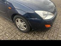 Second-hand Ford Focus 100 CP (73 kW) 1999 Albastru Hatchback
