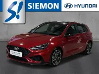 Gebraucht Hyundai i30 Comfort 160 PS (117 kW) 2022 Rot Limousine