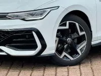 Gebraucht VW Golf VIII R-line 150 PS (110 kW) 2024 Weiß Limousine