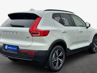 Neu Volvo XC40 Plus 163 PS (119 kW) 2026 Weiß SUV