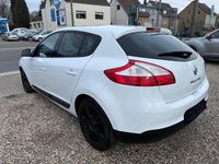 Gebraucht Renault Mégane III Dynamique 110 PS (80 kW) 2009 Weiß Kleinwagen