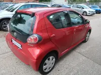 Gebraucht Toyota Aygo Cool 68 PS (50 kW) 2011 Rot Kleinwagen
