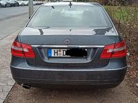 Gebraucht Mercedes E200 Avantgarde 184 PS (135 kW) 2010 Blau Limousine