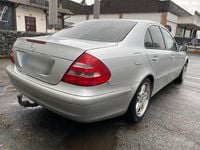 Gebraucht Mercedes E220 150 PS (110 kW) 2005 Silber Limousine