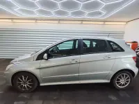 Gebraucht Mercedes B180 109 PS (80 kW) 2010 Silber Van / Kleinbus