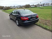 Gebraucht Mercedes E220 Avantgarde 170 PS (125 kW) 2010 Schwarz Limousine