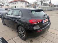 Gebraucht Mercedes A180 116 PS (85 kW) 2020 Schwarz Limousine