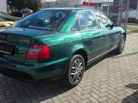 Usata Audi A4 90 CV (66 kW) 1998 Verde Berlina