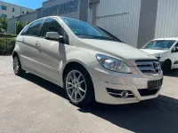 Gebraucht Mercedes B180 116 PS (85 kW) 2011 Weiß Van / Kleinbus
