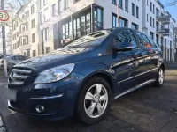 Gebraucht Mercedes B200 140 PS (102 kW) 2009 Blau Van / Kleinbus