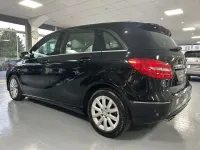 Gebraucht Mercedes B180 122 PS (89 kW) 2012 Kosmosschwarz Kleinwagen