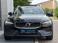Gebraucht Volvo V60 CC Pro 197 PS (144 kW) 2022 Schwarz Kombi
